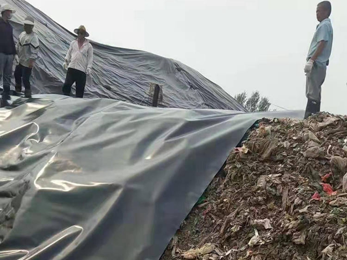 在垃圾填埋場(chǎng)中采用什么規(guī)格的土工膜？